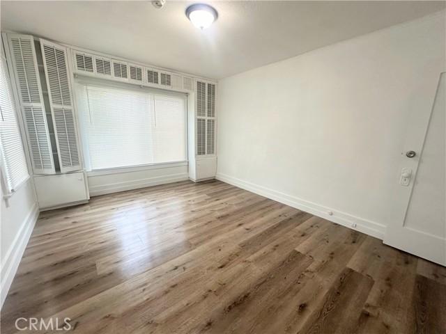 2217 10th Avenue, Los Angeles CA: https://media.crmls.org/medias/40ec965a-d8bf-4910-98c1-42d821c18a8f.jpg