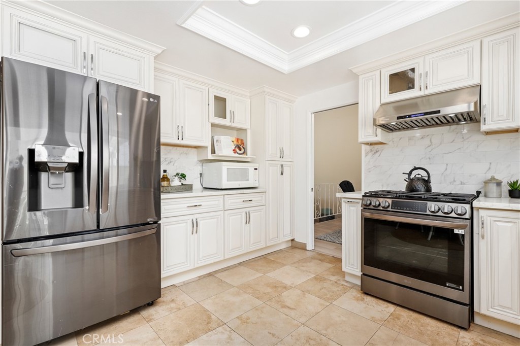 MLS #OC25173182 img 8