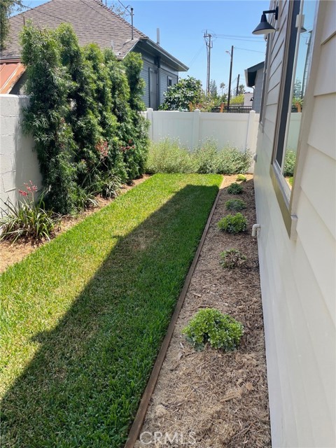619 E Walnut Avenue, Monrovia CA: https://media.crmls.org/medias/40ed52c0-72a6-45b6-8326-2c09131479c8.jpg