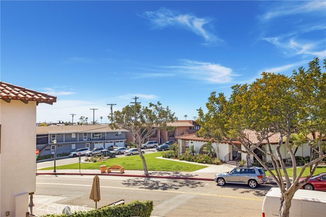 251 Avenida Del Mar, San Clemente CA: https://media.crmls.org/medias/40ed7df8-1b1d-4b30-a674-c07ff2fc337b.jpg