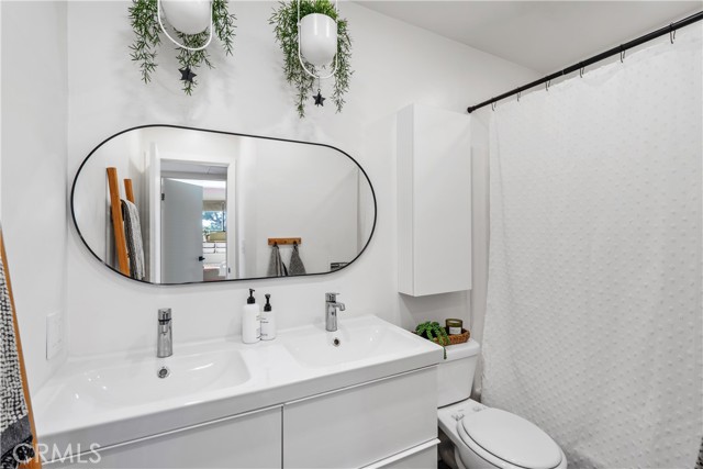 Detail Gallery Image 9 of 31 For 20134 Leadwell St. #218,  Winnetka,  CA 91306 - 3 Beds | 2 Baths