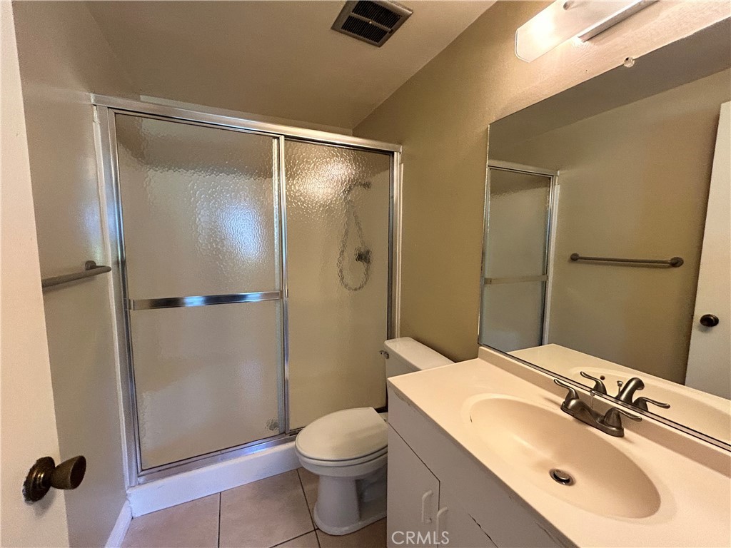 https://media.crmls.org/medias/40ee7e3b-b2a8-4ddc-98d2-5848aad12cb9.jpg?preset=X-Large