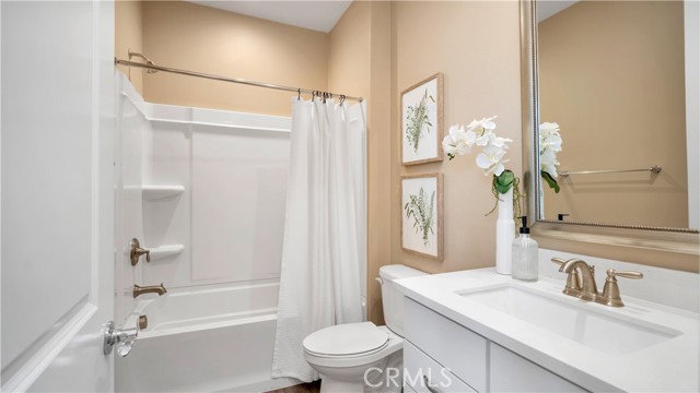 126 Luneta Lane, Rancho Mission Viejo CA: https://media.crmls.org/medias/40ee9511-bdca-43cd-84a2-cf2783bfe40c.jpg