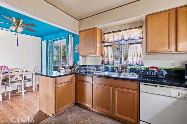 Detail Gallery Image 10 of 26 For 6309 Jansen Dr, Sacramento,  CA 95824 - 2 Beds | 1 Baths