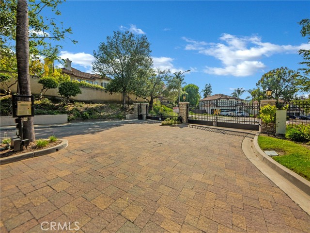 125 Heath Meadow Place, Simi Valley CA: https://media.crmls.org/medias/40eead33-1e77-448c-8d95-d166a82afdc2.jpg