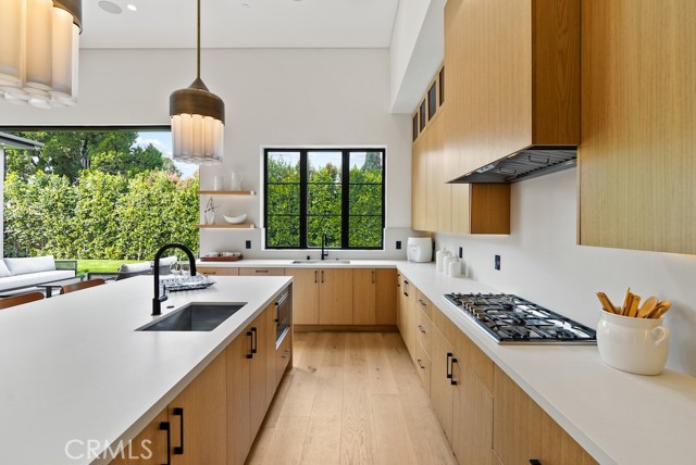 5727 Cahill Avenue, Tarzana CA: https://media.crmls.org/medias/40eedb48-848c-48b9-bff9-411d3f78f34d.jpg