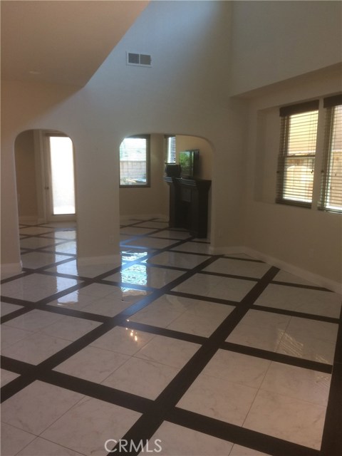 Detail Gallery Image 5 of 28 For 2091 Lake Shore Dr #B,  Chino Hills,  CA 91709 - 3 Beds | 2/1 Baths