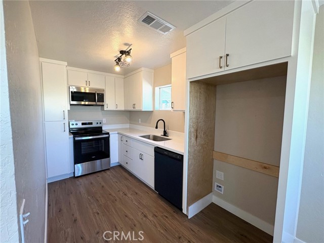 Detail Gallery Image 3 of 7 For 3883 Santa Fe, Le Grand,  CA 95333 - 2 Beds | 1 Baths