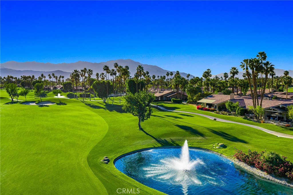 https://media.crmls.org/medias/40f0bdd9-9117-4029-b83f-8cc9385a6947.jpg?preset=X-Large