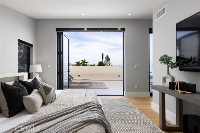 502 W Balboa Boulevard, Newport Beach CA: https://media.crmls.org/medias/40f169d1-59a0-40e6-bb30-dd7d3fa98c4c.jpg