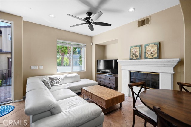 Detail Gallery Image 7 of 48 For 18 Moonstone, Irvine,  CA 92602 - 3 Beds | 2/1 Baths