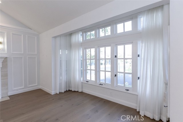 6037 Little Oak Lane, Woodland Hills CA: https://media.crmls.org/medias/40f199dd-528d-4775-8247-345fcf2551d2.jpg