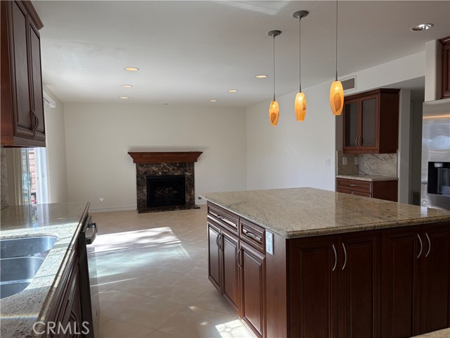 12 Longstreet, Irvine CA: https://media.crmls.org/medias/40f1bab3-c89a-4183-a2c7-ff8e6a837cac.jpg