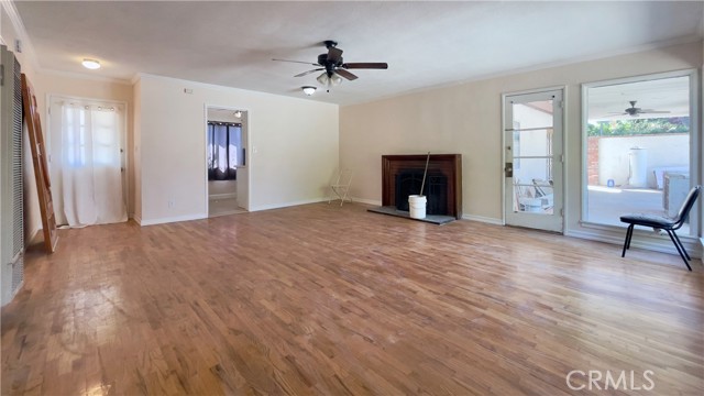 13394 Glenoaks Blvd photo 5
