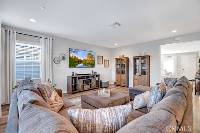 Detail Gallery Image 21 of 75 For 34676 Swan Valley Ct, Murrieta,  CA 92563 - 5 Beds | 3/1 Baths