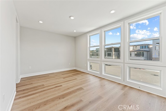 Detail Gallery Image 35 of 56 For 209 Stage, Irvine,  CA 92618 - 5 Beds | 5 Baths