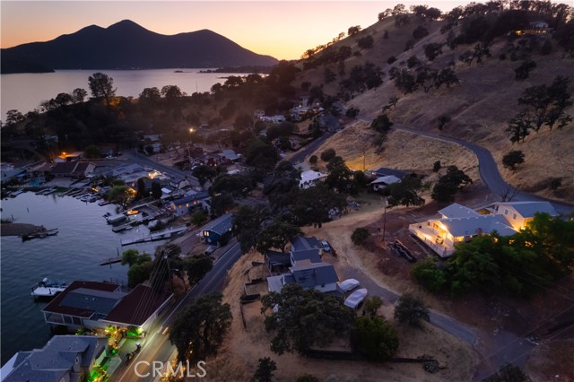 13041 San Joaquin Avenue, Clearlake CA: https://media.crmls.org/medias/40f2ee3a-721a-4ae3-90bc-03bcc91a10c6.jpg