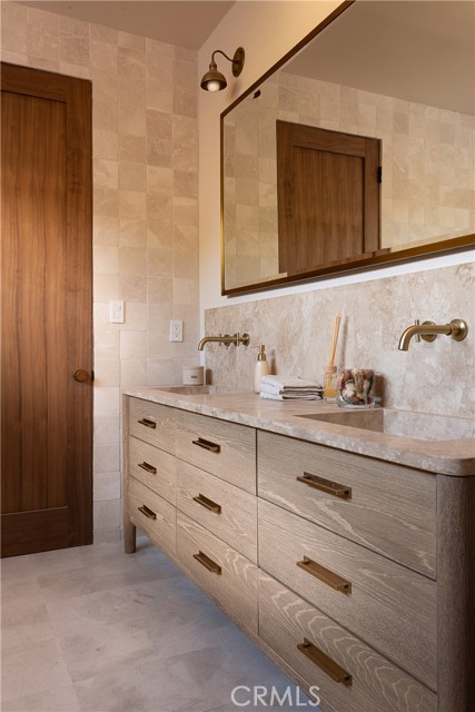 Detail Gallery Image 26 of 64 For 15719 Hartsook, Encino,  CA 91436 - 4 Beds | 4/1 Baths