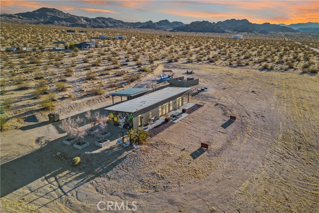 7190 Lawrence Avenue, Joshua Tree CA: https://media.crmls.org/medias/40f50296-62c0-4845-9c3a-2f5e590e85a3.jpg