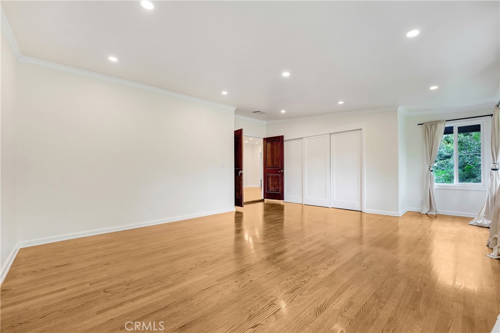 MLS #OC25224176 image #27