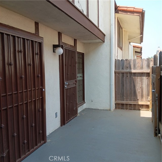 Detail Gallery Image 4 of 46 For 17037 S Vermont Ave #108,  Gardena,  CA 90247 - 3 Beds | 3 Baths