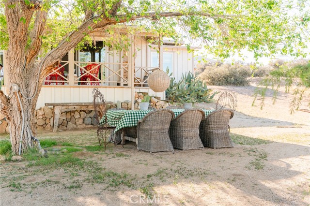 Detail Gallery Image 6 of 47 For 2810 Painted Post Pass, Pioneertown,  CA 92268 - 2 Beds | 3 Baths