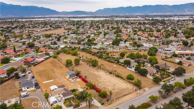778 Bloomington Avenue, Bloomington CA: https://media.crmls.org/medias/40f6d848-444d-449e-922c-cbd16ece7ec1.jpg