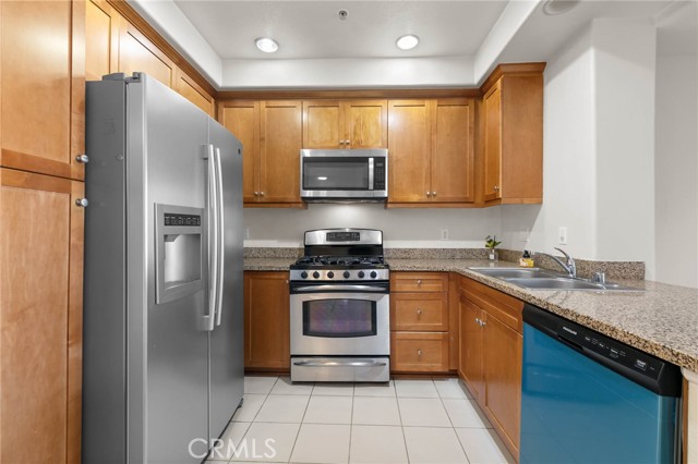 Detail Gallery Image 6 of 27 For 360 W Avenue 26 #225,  Los Angeles,  CA 90031 - 2 Beds | 2 Baths