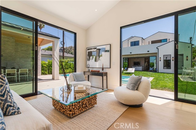 Detail Gallery Image 31 of 37 For 16711 Moorpark St, Encino,  CA 91436 - 6 Beds | 6/1 Baths