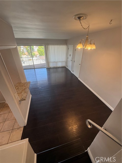 Detail Gallery Image 5 of 14 For 3829 Don Tomaso Dr #4,  Los Angeles,  CA 90008 - 2 Beds | 2 Baths