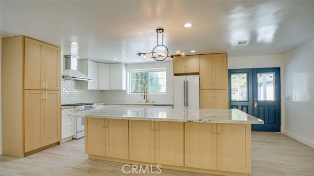 Detail Gallery Image 11 of 63 For 24306 Gilmore St, West Hills,  CA 91307 - 4 Beds | 2 Baths