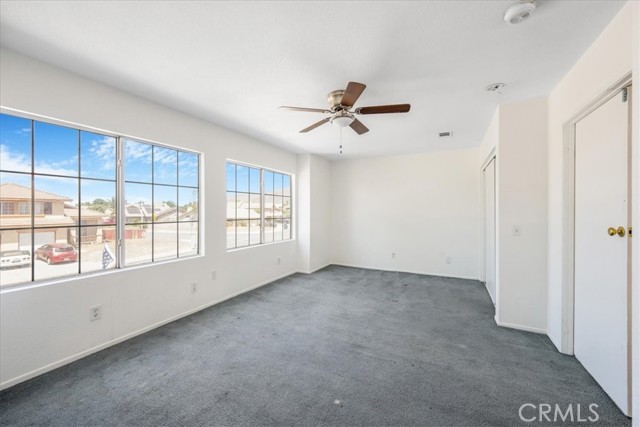 881 Sussex N, San Jacinto CA: https://media.crmls.org/medias/40fa9b04-b9c5-48e3-b1cf-83e23036a34a.jpg