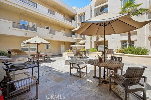 15206 Burbank Boulevard, Sherman Oaks CA: https://media.crmls.org/medias/40fb28d4-e88c-43a8-a27f-6a3211de6ee7.jpg
