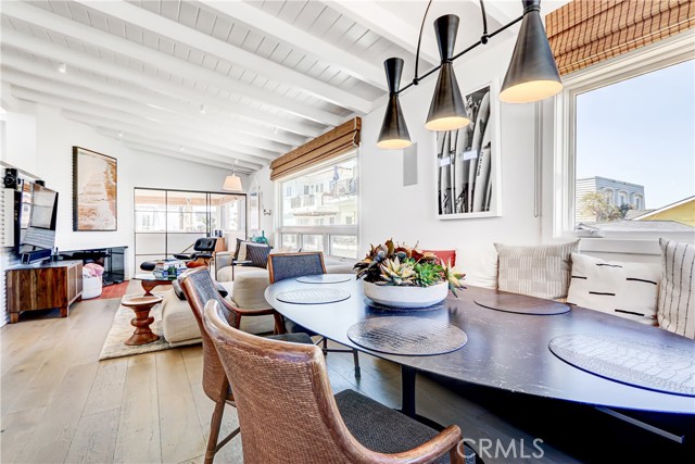 316 5th Street, Manhattan Beach CA: https://media.crmls.org/medias/40fcf495-e6a8-4d14-abb8-1344b01c22c9.jpg