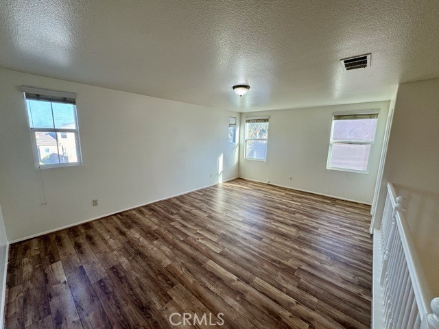 https://media.crmls.org/medias/40fd3d9d-2d5c-44f5-ae70-23b686fad165.jpg?preset=X-Large