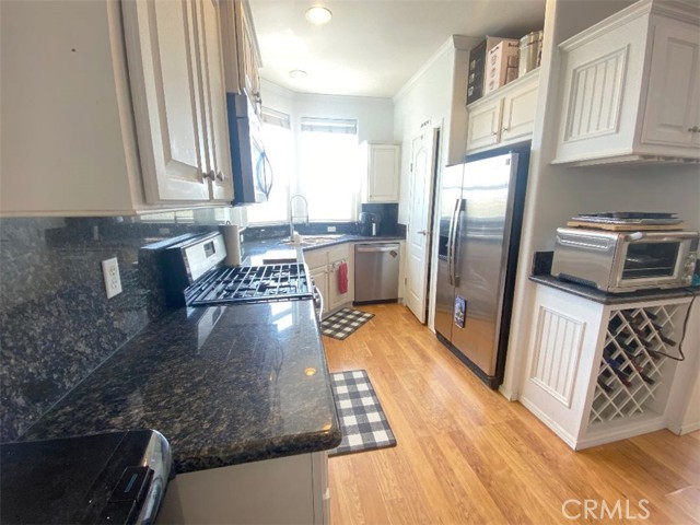 21752 Pacific coast hwy., Huntington Beach CA: https://media.crmls.org/medias/40fd960f-dd7c-41a8-85d0-99fe91b12ac7.jpg