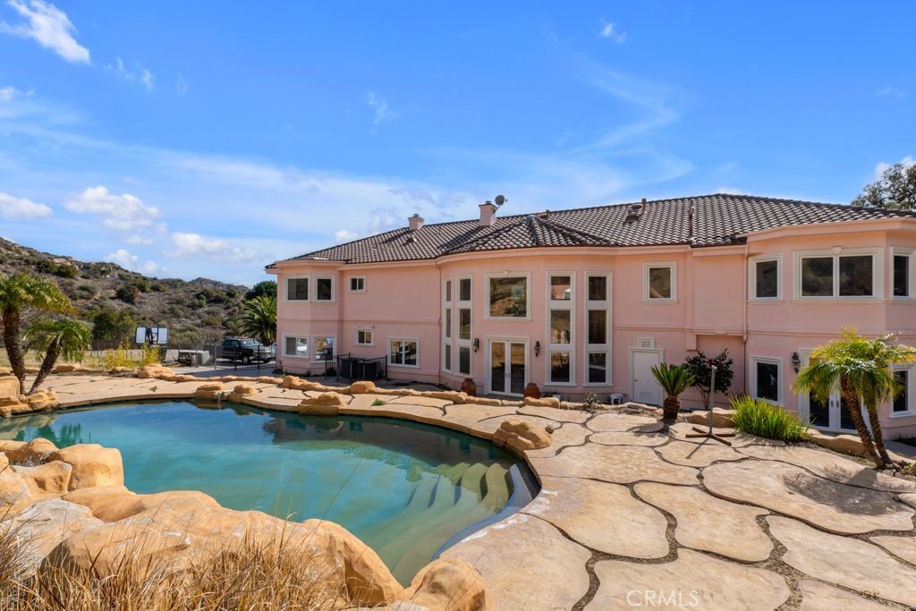 15 Maverick Lane