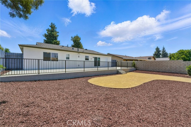 1717 Norval Street, Pomona CA: https://media.crmls.org/medias/40fe1438-af54-4b4a-ac37-bcb266c0c44f.jpg