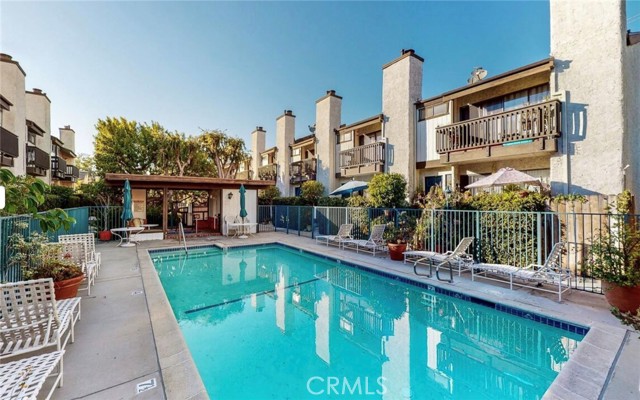 Detail Gallery Image 18 of 26 For 4218 Troost #15,  Studio City,  CA 91604 - 3 Beds | 3 Baths