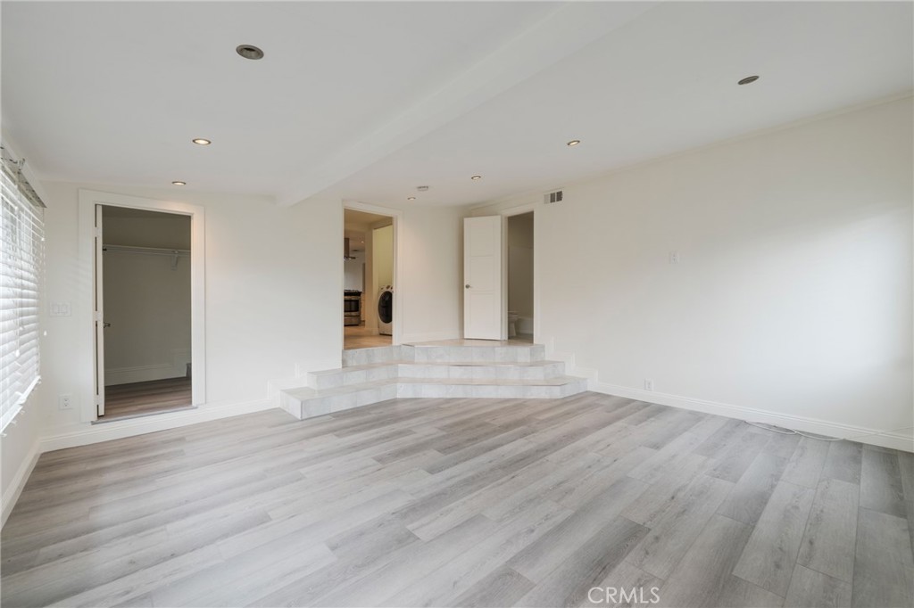 MLS #OC25244856 image #18