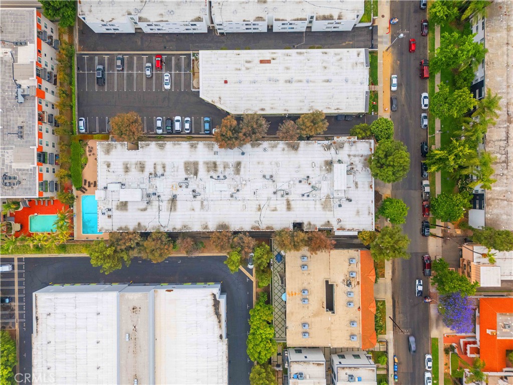 https://media.crmls.org/medias/40ff5e96-c433-41da-838a-573c1d7073a4.jpg?preset=X-Large