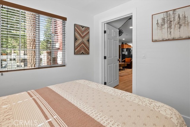 Detail Gallery Image 24 of 52 For 42425 Fox Farm Rd, Big Bear Lake,  CA 92315 - 2 Beds | 1 Baths
