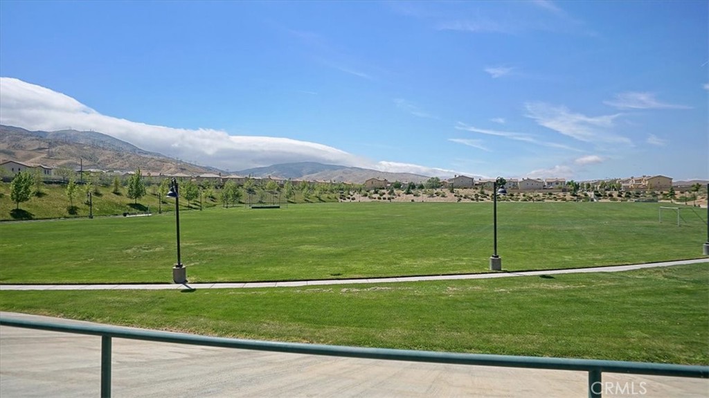 https://media.crmls.org/medias/410078bc-72e4-4161-8348-1d6f7c27fea7.jpg?preset=X-Large