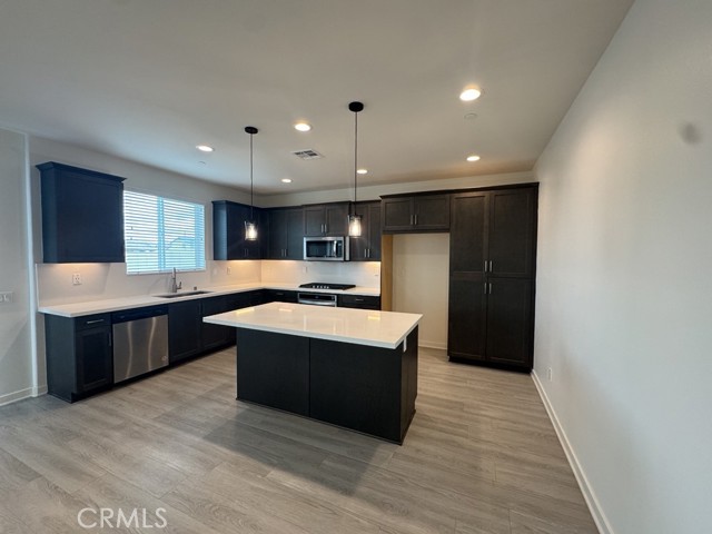 Detail Gallery Image 2 of 25 For 27861 Solitude, Moreno Valley,  CA 92555 - 4 Beds | 3/1 Baths