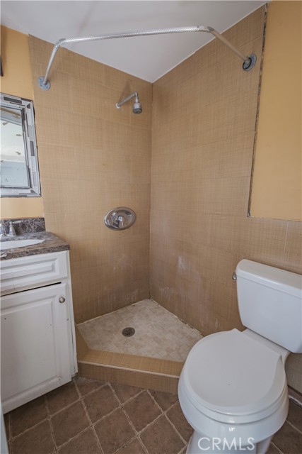 Detail Gallery Image 17 of 27 For 4660 Paramount Blvd, Pico Rivera,  CA 90660 - 2 Beds | 1 Baths