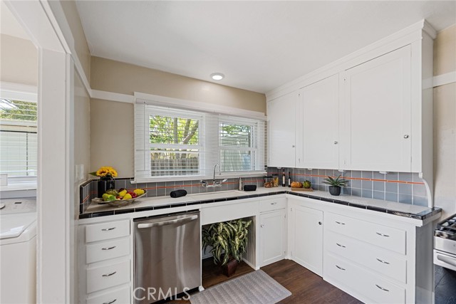 Detail Gallery Image 9 of 19 For 304 N Waverly St, Orange,  CA 92866 - 2 Beds | 1 Baths