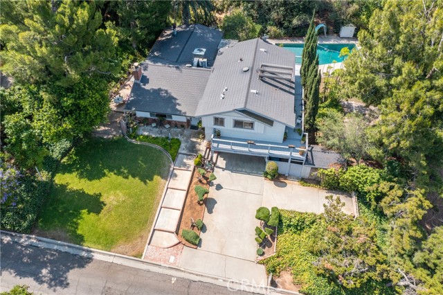 2242 Oak Crest Drive, Riverside CA: https://media.crmls.org/medias/41017e57-9e97-4d53-be98-81393d3bde77.jpg