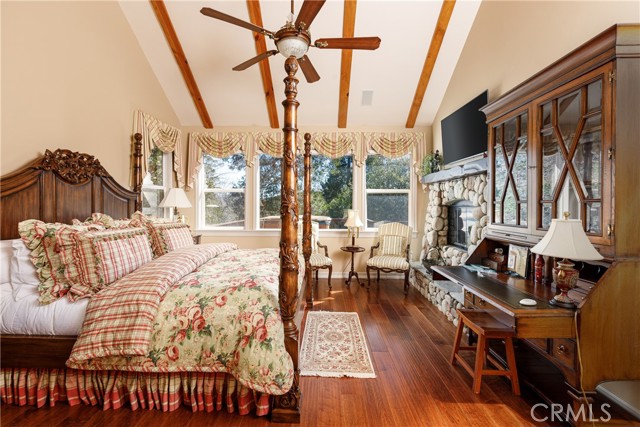 Detail Gallery Image 5 of 7 For 191 Cypress Dr, Lake Arrowhead,  CA 92352 - 4 Beds | 3/1 Baths