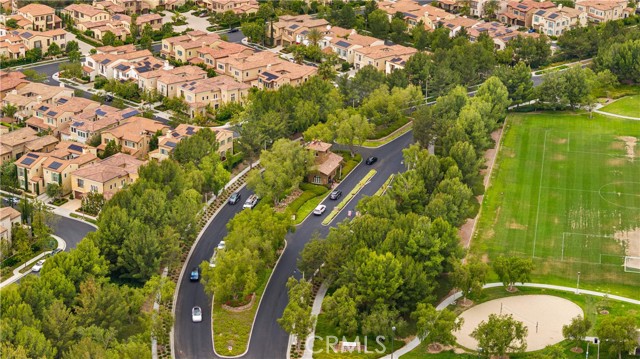 46 Shadybend, Irvine CA: https://media.crmls.org/medias/4102acb6-6ca4-4483-9383-a41aa888ca88.jpg