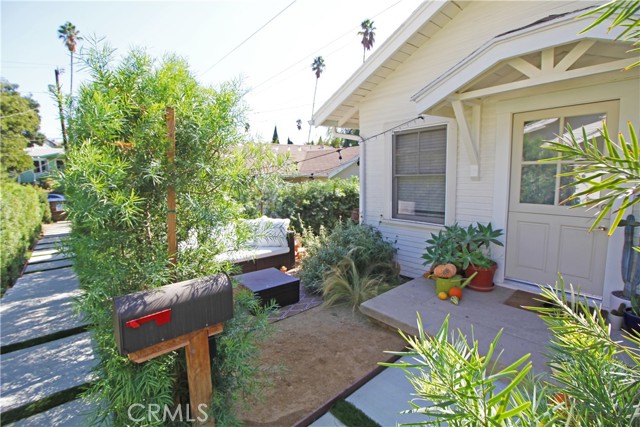 342 N Avenue 57, Highland Park CA: https://media.crmls.org/medias/4102b766-455f-4156-9ece-eefb6652273d.jpg